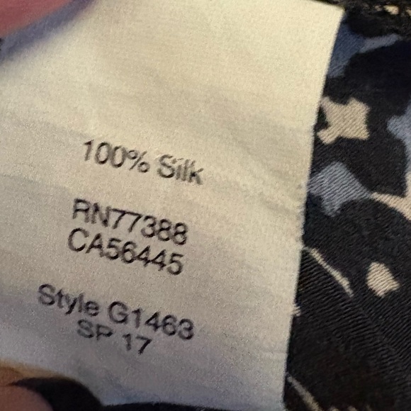 Madewell Silk Fiesta Paisley Bell-Sleeve Top. Size small - Picture 10 of 11